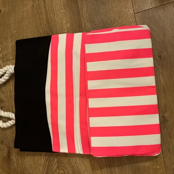 Victoria Secret Weekend Tote bag - nwot - large. - Picture 5 of 9